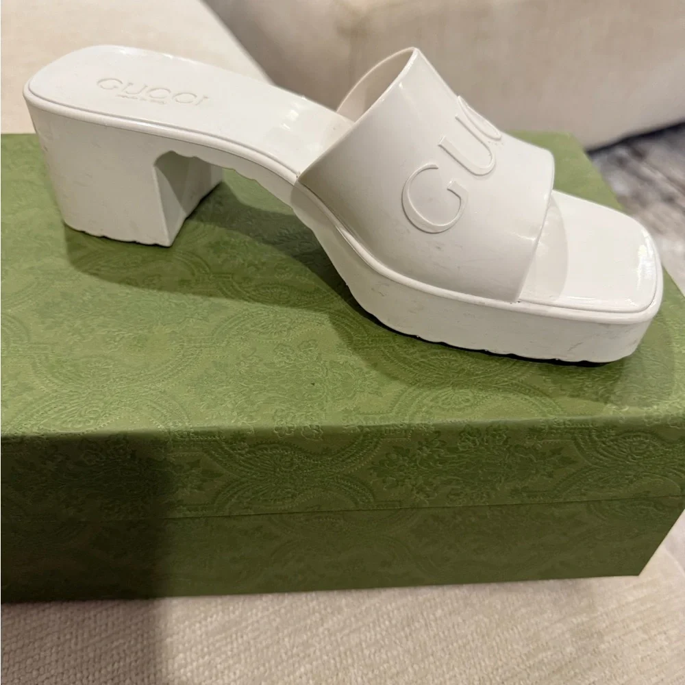Gucci White Mules with Chunky Platform Heel - Picture 4 of 4
